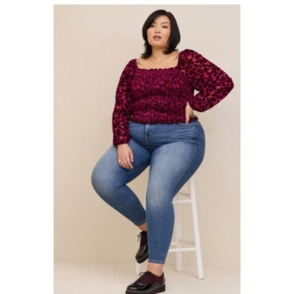 Torrid Womens Size 2x Velvet Smocked Blouson Sleeve Crop Top Burgundy plus - Picture 13 of 14